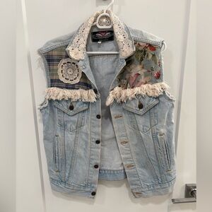 Vintage Upcycled Levi’s Melinda Zoller Patchwork Denim Trucker Vest Size Medium